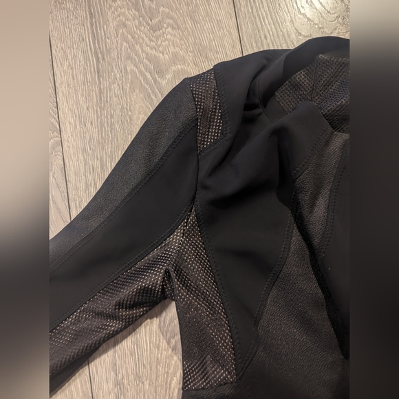 BCBGMaxAzria Runway cropped blazer - Picture 4 of 4